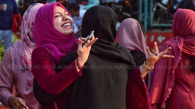 Eid-ul-Fitr festivities begin in Kerala with prayers in mosques and ...