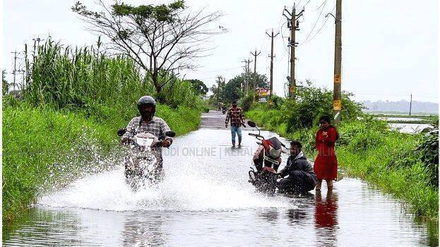 kerala-rain-holiday