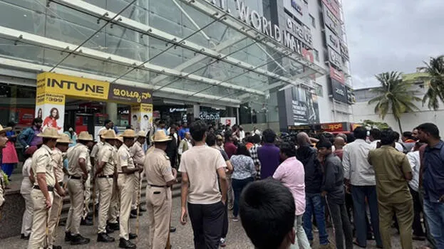 shopping-mall