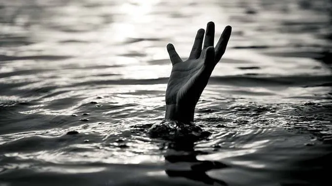 drowning-