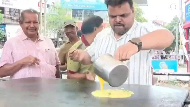 kochi-kerala-dyfi-subeesh