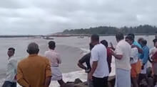 boat-capsizes-in-kasargod