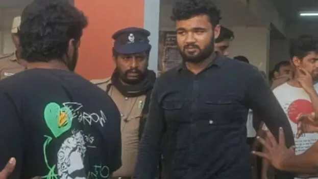 mansoor-ali-khan-son-ar