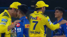 dhoni-appreciates-vignesh