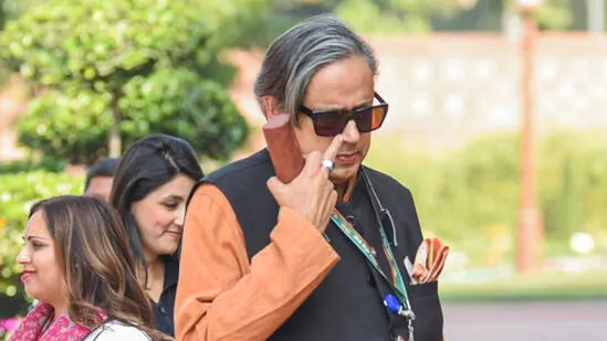 shashi-tharoor-