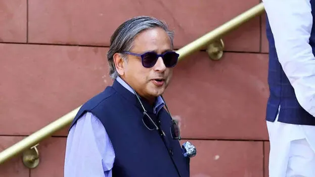 shashi-tharoor-