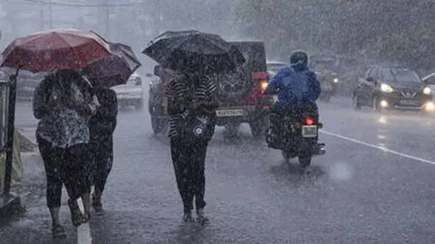 rains-kerala-holiday