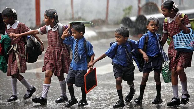 school-students-rain