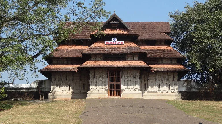 vadakumnathan-temple-kera