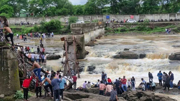 pune-world-india-bridge-c