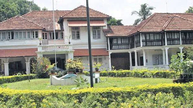 bomb-threat-kerala-cm