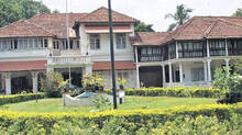 bomb-threat-kerala-cm