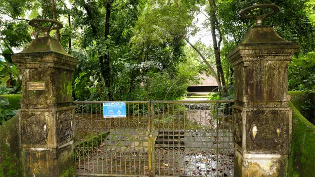 vazhuvelil-tharavadu