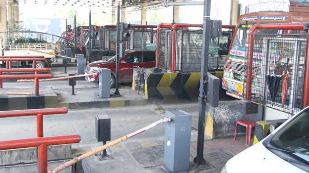 paliyekkara-toll-plaza