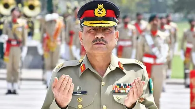pakistan-army-chief-field