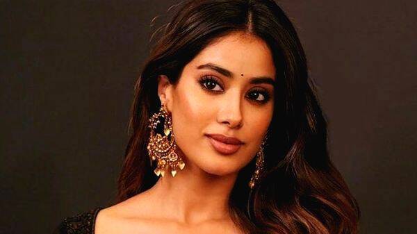 Janhvi Kapoor Took