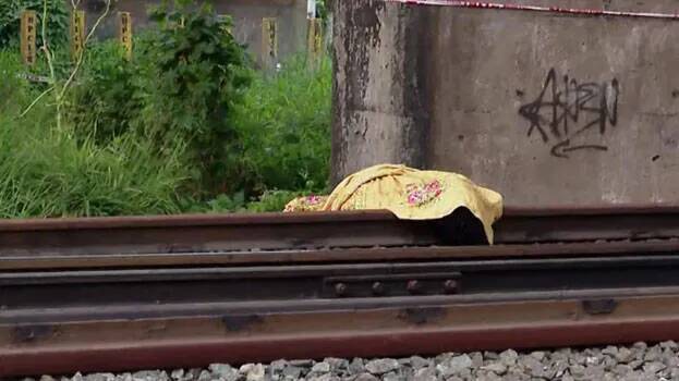 Woman's body found near Vyttila railway track; murder suspected ...