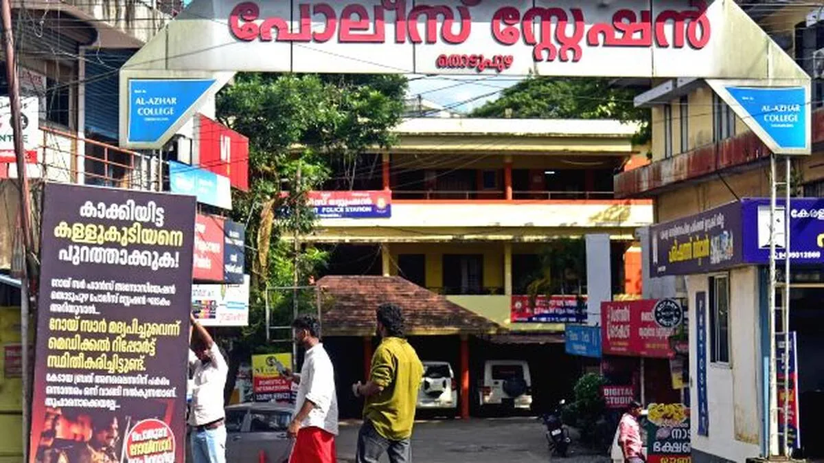 policemen-suspended-