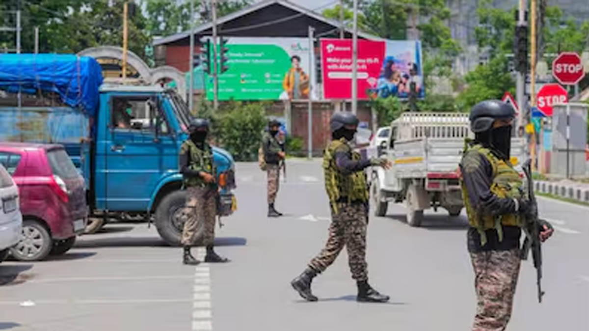 Army, terrorists exchange fire in Kashmir; one killed, search operation underway