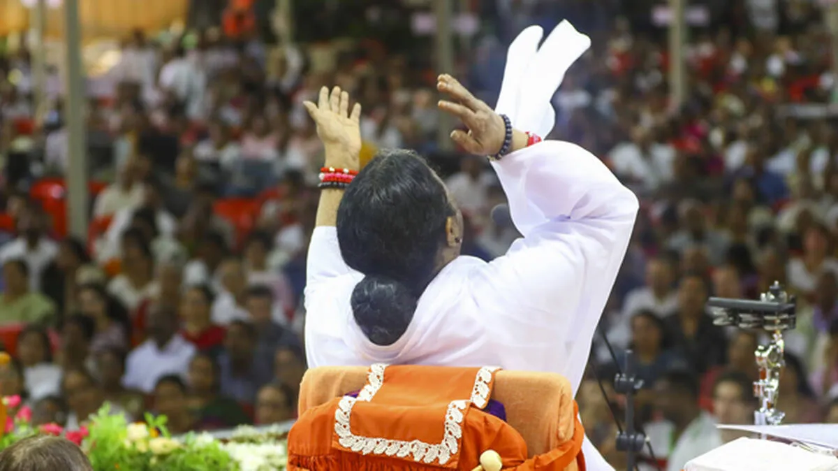 mata-amritanandamayi-devi
